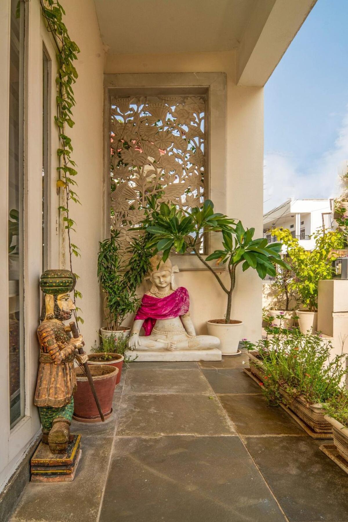 Santosh - The House Of Antiques And Art Holiday home Udaipur