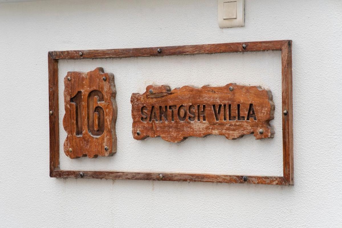 Santosh - The House Of Antiques And Art * Udaipur
